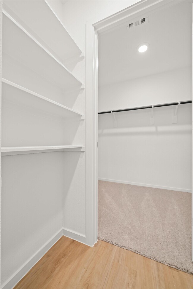 Building Photo - 1522 Windrose Bnd