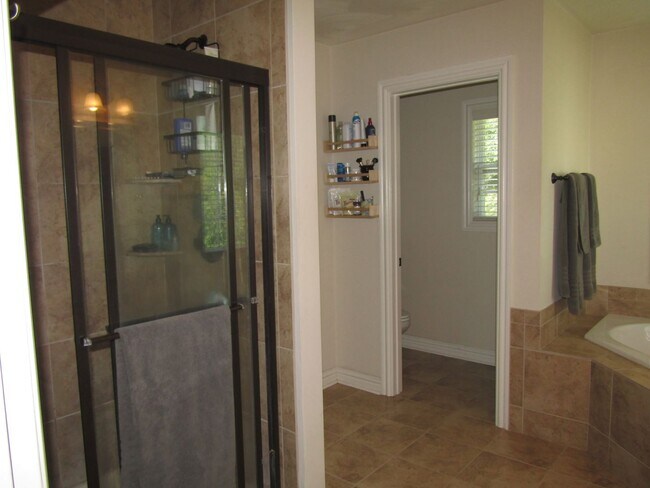 Building Photo - 2084 Kittridge Dr
