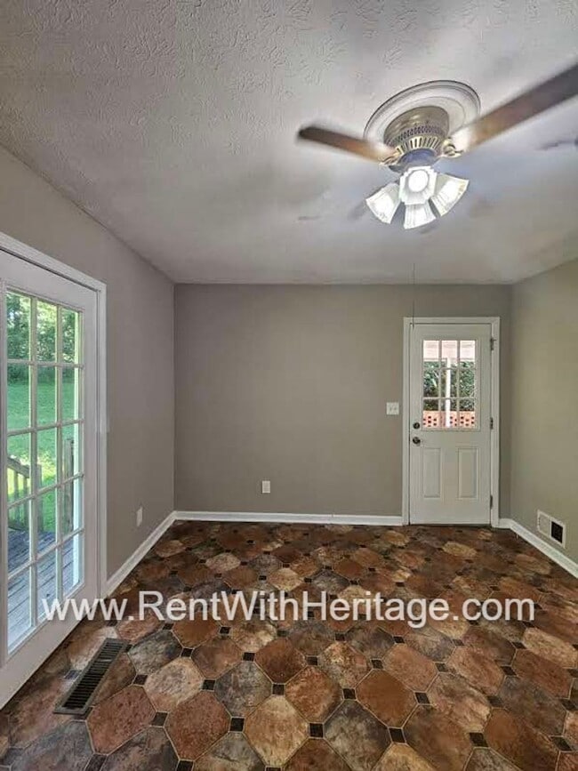 Building Photo - WOW! Fantastic Ranch With All The Upgrades...