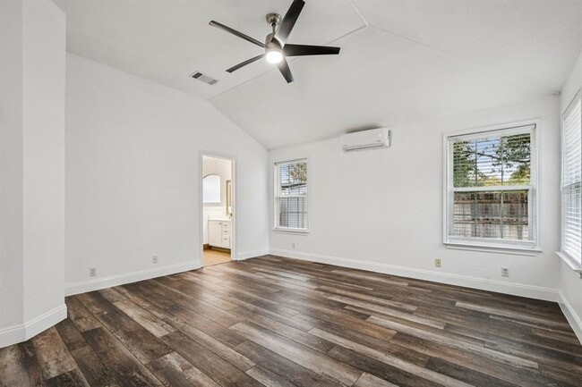 Building Photo - 16800 Bailey Jean Dr