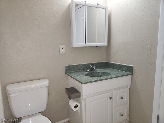 Building Photo - 6777 Winkler Rd