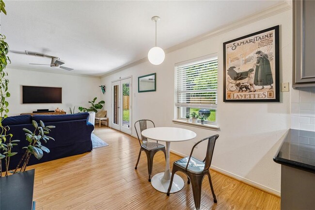 Building Photo - 5823 Duxbury St