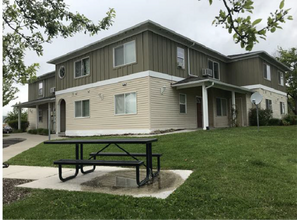 Building Photo - 49 Appleway Dr