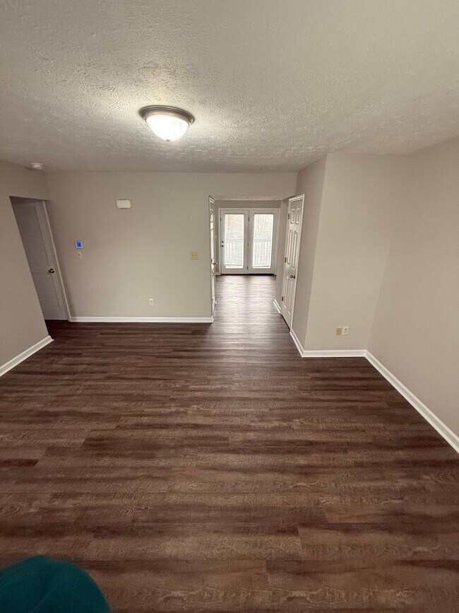 Building Photo - Located in Georgetown, KY, three-bedroom, 2.5-bath townhouse