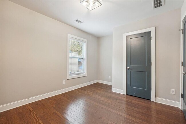 Building Photo - 1919 North Ave NW