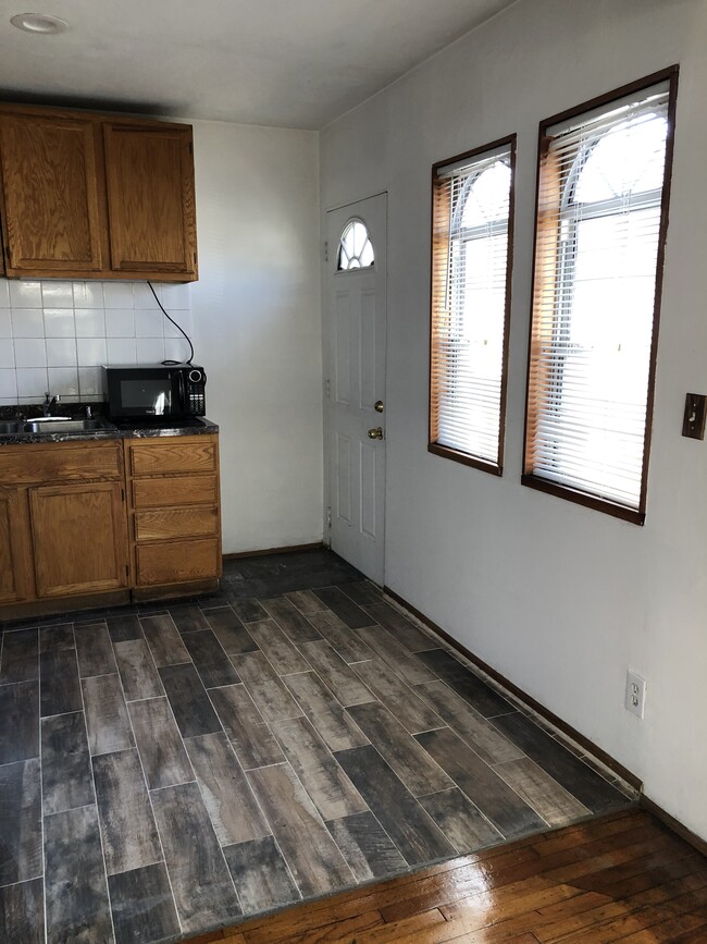 Building Photo - 8624 Olin St