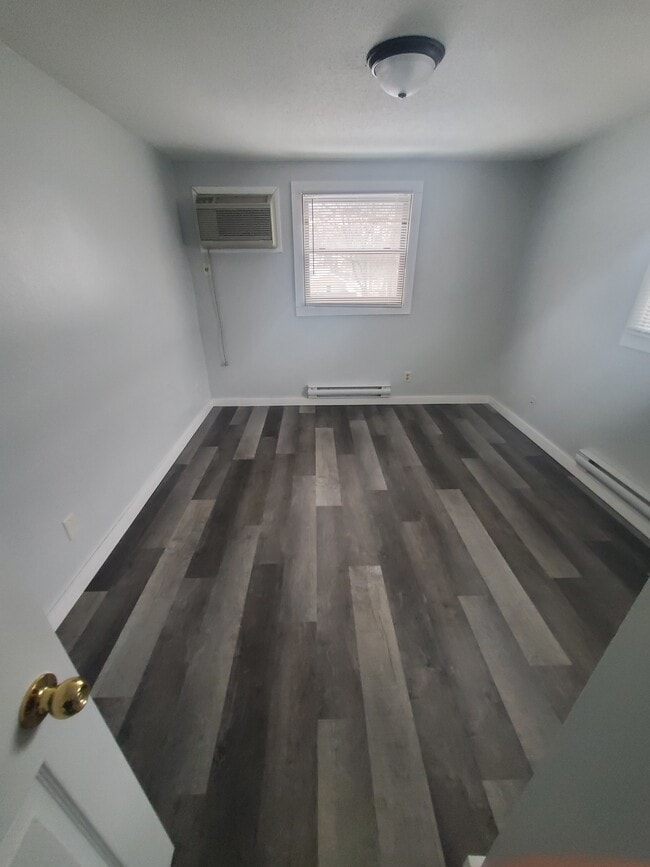 Building Photo - 426 18th Pl S