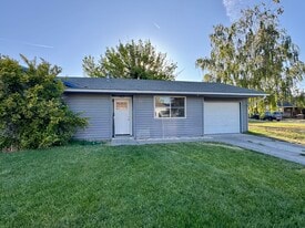 Building Photo - 711 Beta Cir