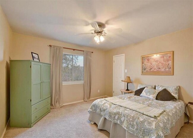 Building Photo - 7601 Shadowridge Run