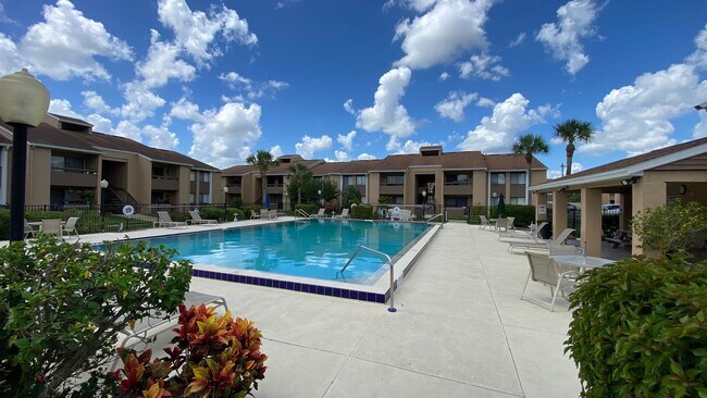 Building Photo - Two Bedroom, Two Bath in Orlando - Priced to Rent!