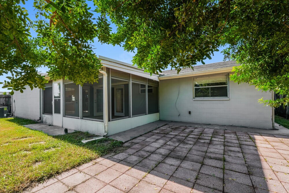 Building Photo - 7211 Moravian Dr