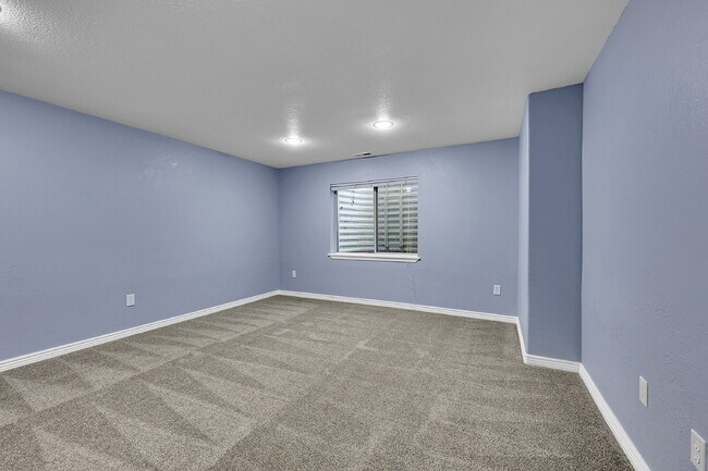 Building Photo - $3,650 - 4 Bed, 4 Bath Home with 4 Car Gar...
