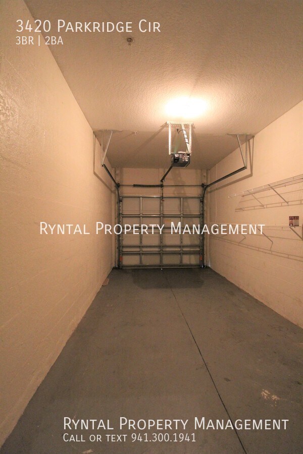 Building Photo - 3420 Parkridge Cir