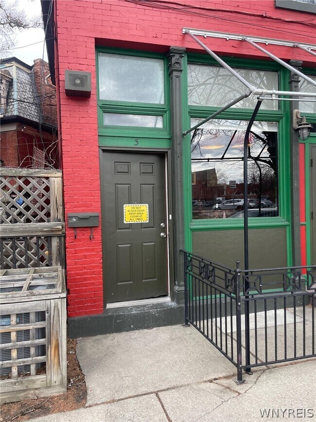 Building Photo - 370 Virginia St