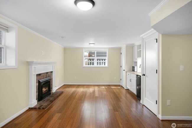 Building Photo - 4021 NE 60th St