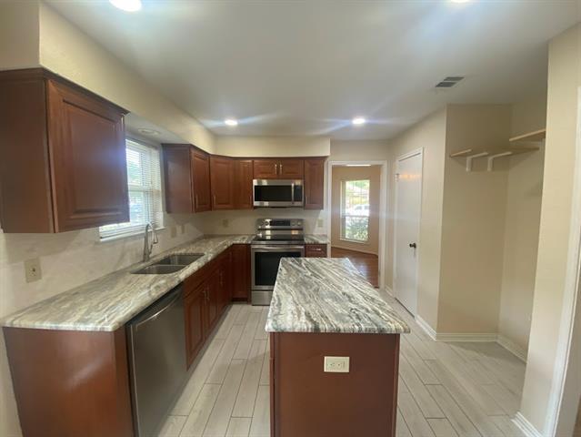 Building Photo - 3508 Jonquil Ln