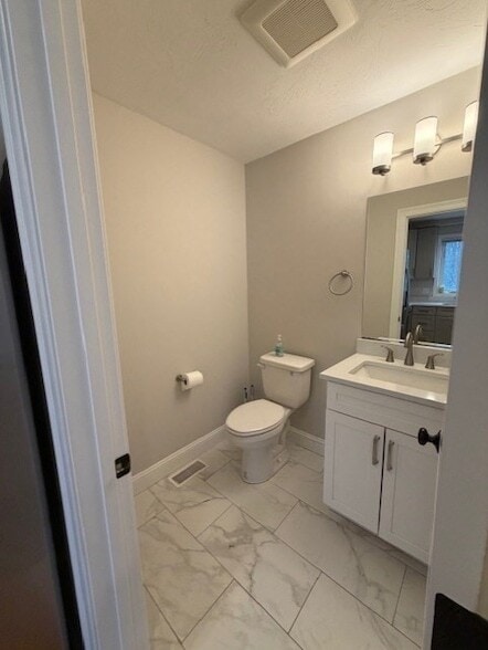 Building Photo - 1418 Main St