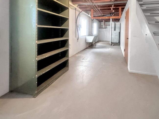 Building Photo - 28 Ridgewood St