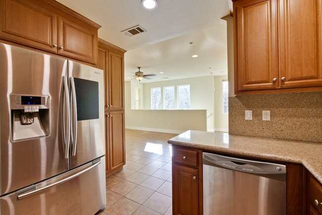 Building Photo - 3-Bed, 3-Bath Home in Sunnyvale near Seven...