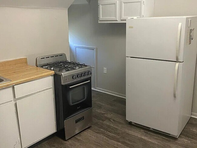 Building Photo - 971 Purcell Ave