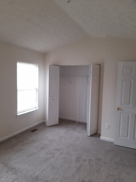 Building Photo - 2705 Claybrooke Dr