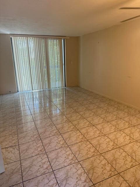 Building Photo - 9440 Fontainebleau Blvd