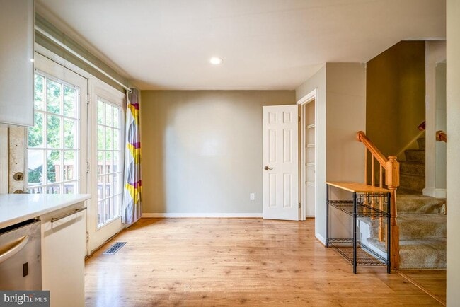 Building Photo - 7804 Colonial Springs Blvd