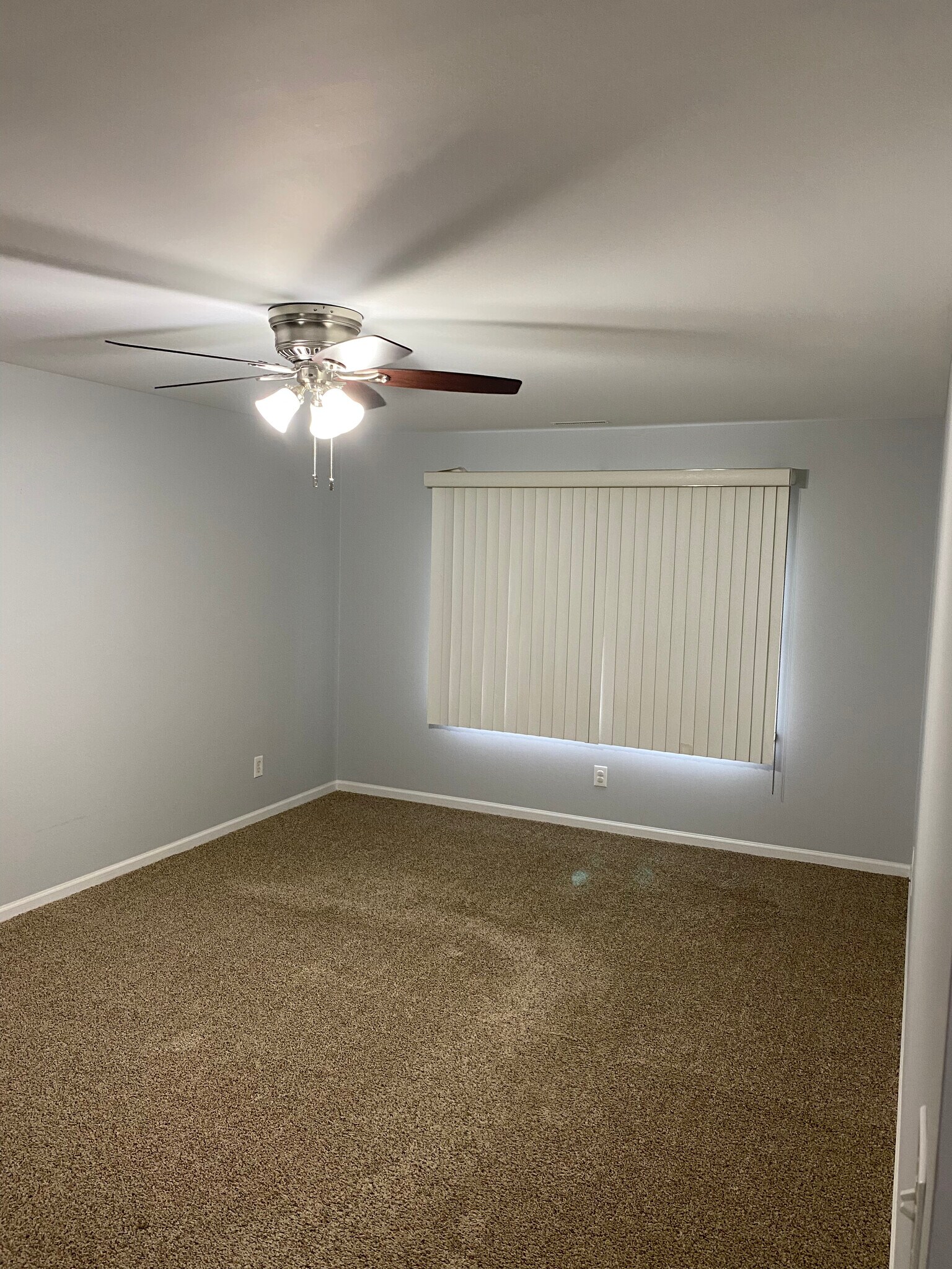 Building Photo - 9816 Wildwood Cir