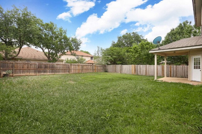 Building Photo - 14514 Redwood Valley