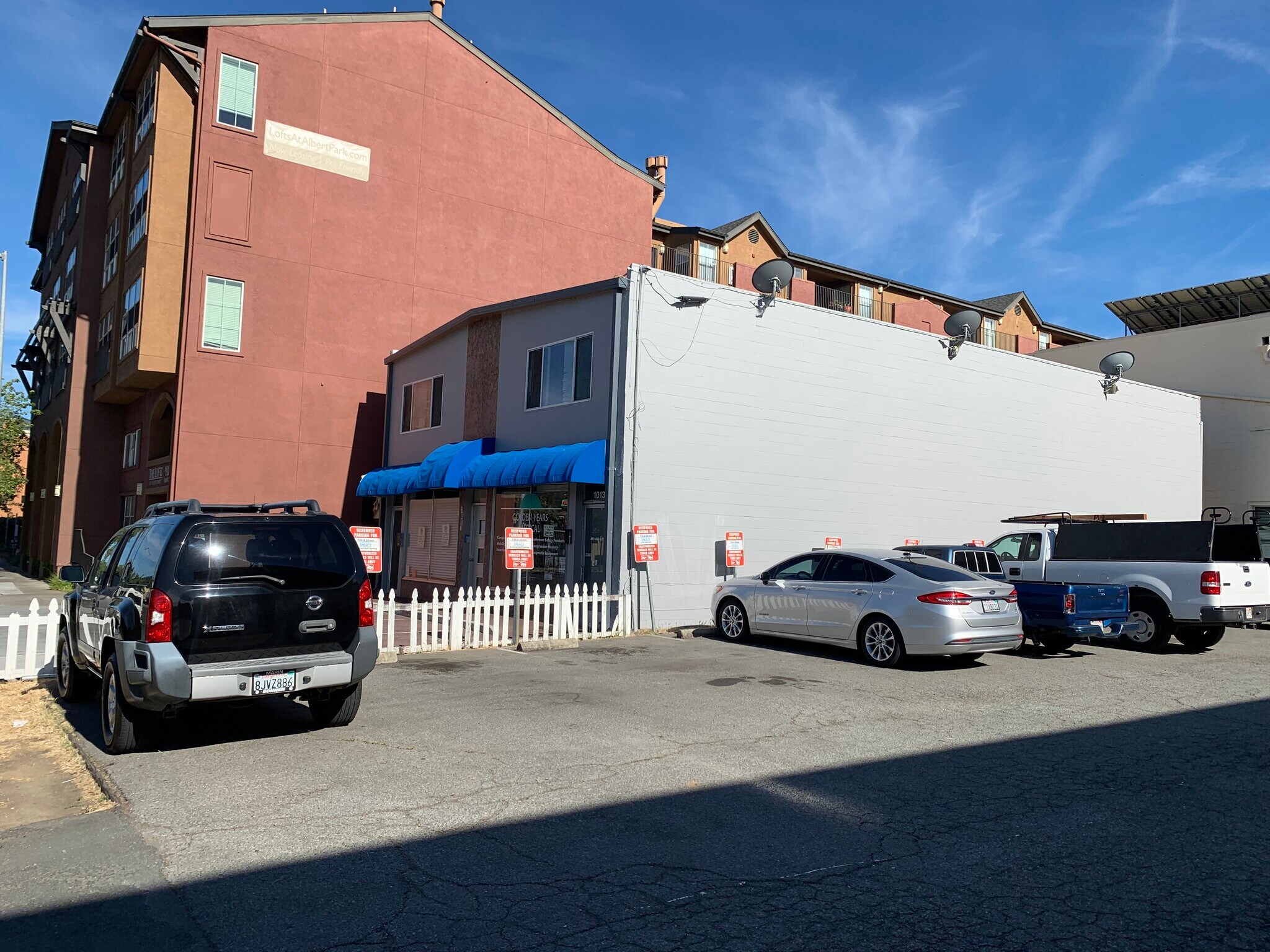 Building Photo - 1011 2nd St