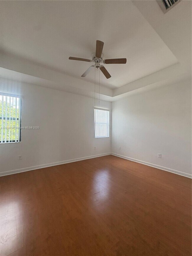 Building Photo - 3383 W 90th St