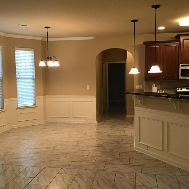 Building Photo - 2793 Huntcliffe Dr