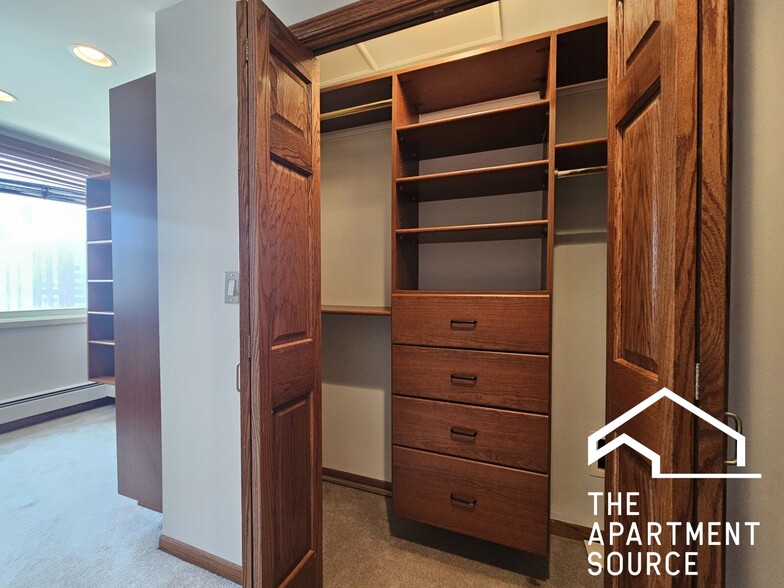 Building Photo - 1354 N Dearborn St