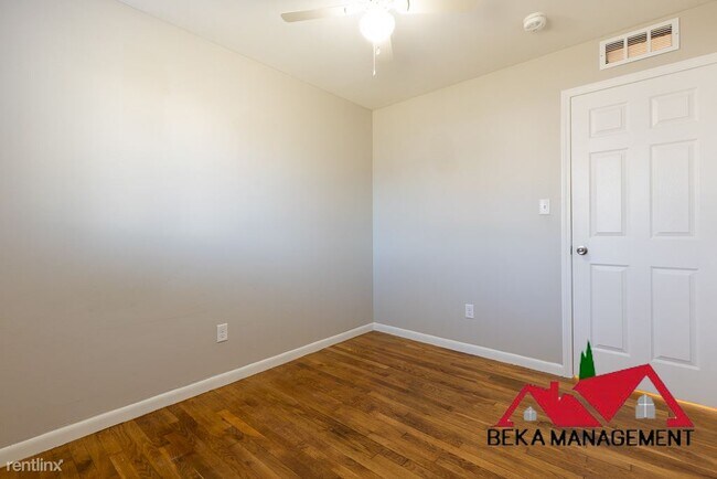 Building Photo - 3 br, 1.5 bath House - 650 Eugene St