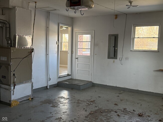 Building Photo - 209 Blairsden Ave