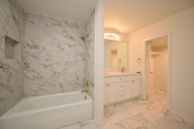 Building Photo - 14420 Westway Ln