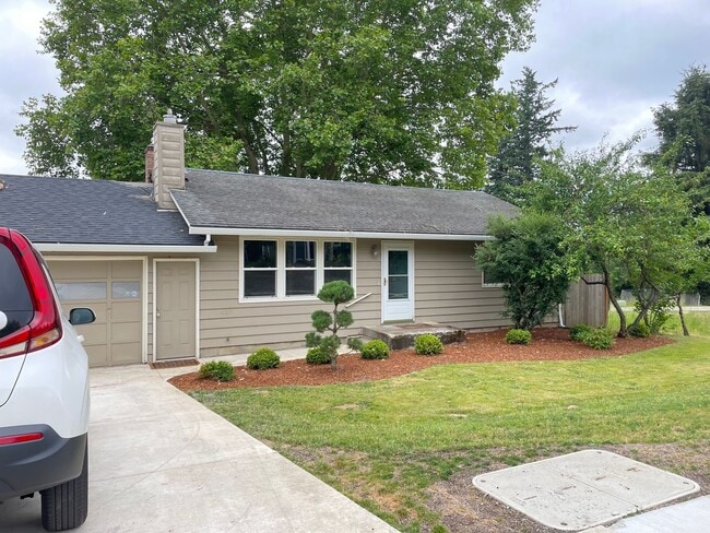 Building Photo - 3-Bedroom Home in SE Portland!