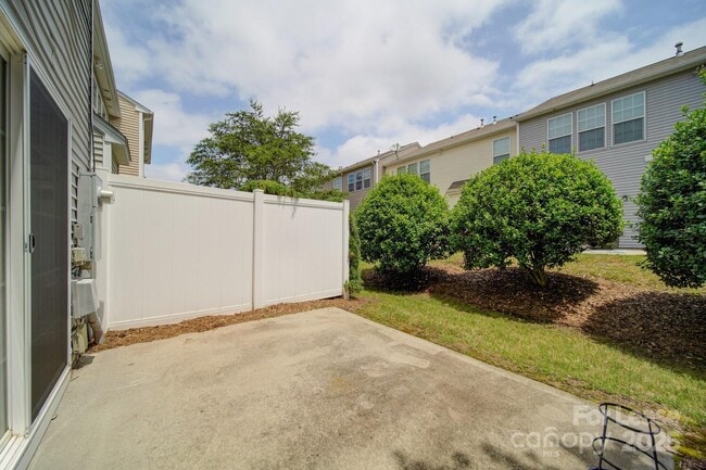 Building Photo - 9821 Carson Whitley Ave