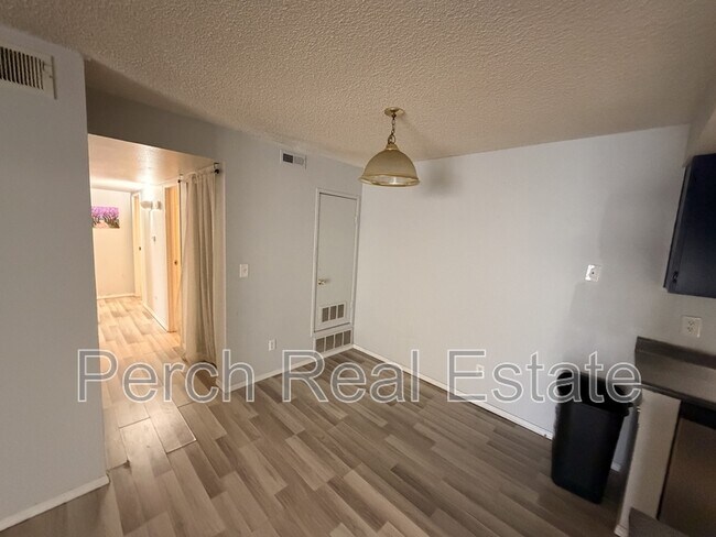 Building Photo - 14424 E Colorado Dr