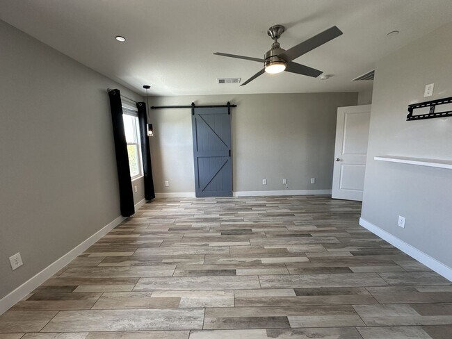 Building Photo - 7758 Meng Ct