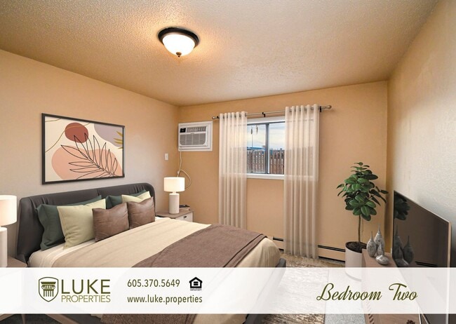 Building Photo - 405 S Sycamore Ave