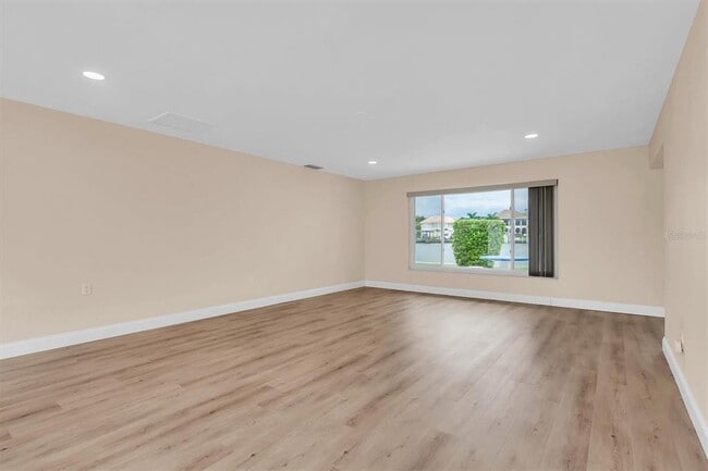 Building Photo - 315 Buttonwood Ln