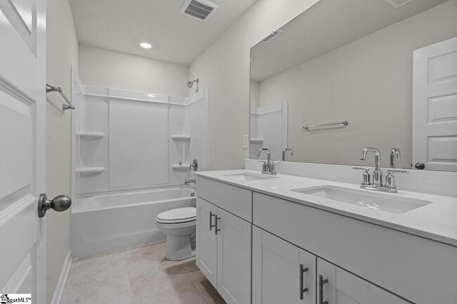 Building Photo - 403 Redear Rd