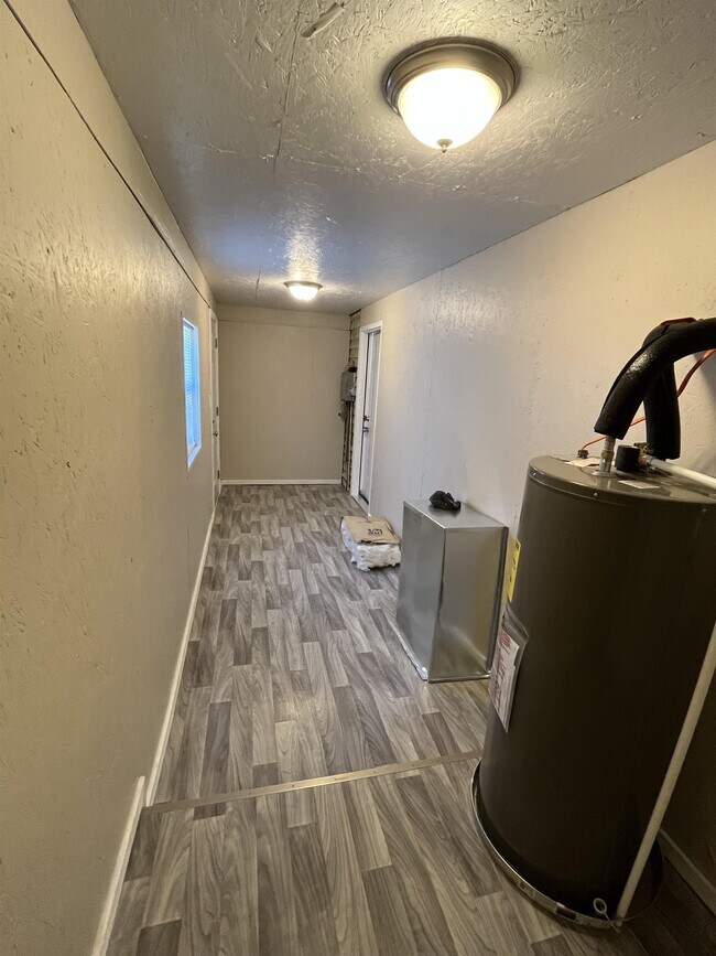 Building Photo - 201 Pike St