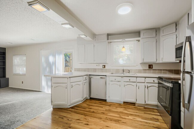 Building Photo - 4298 Sumac Ct
