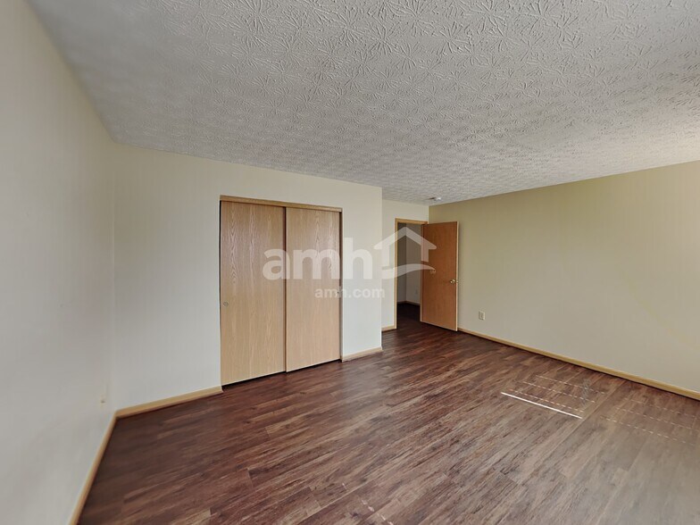 Building Photo - 7516 Hemrich Dr