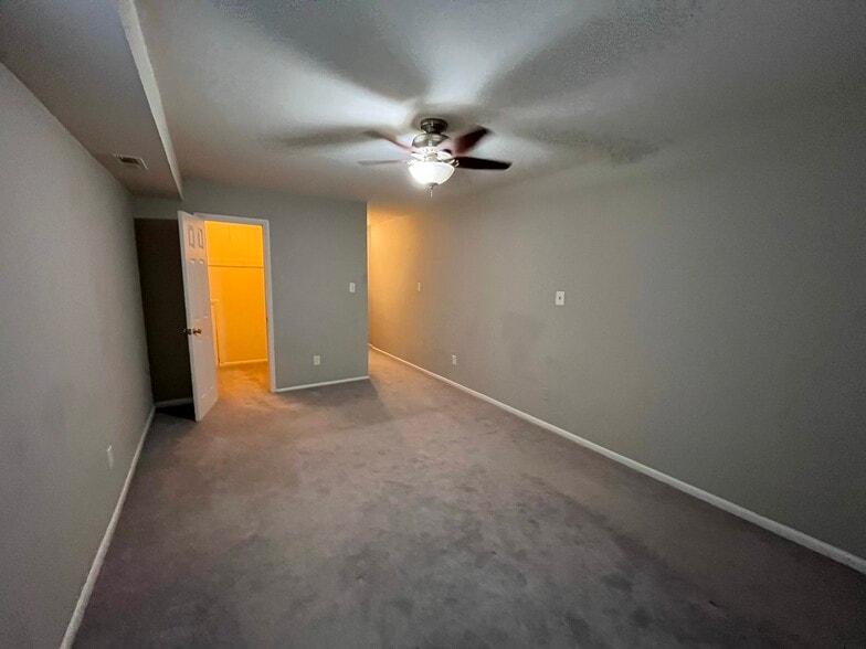 Building Photo - 3304 Woodburn Village Dr