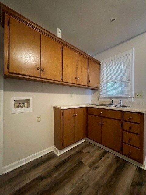 Building Photo - 2-bedroom 1 Bathroom