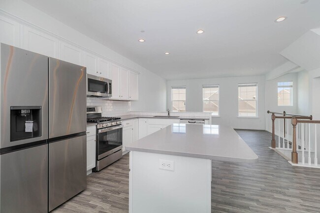 Building Photo - 1829 Shady Ln