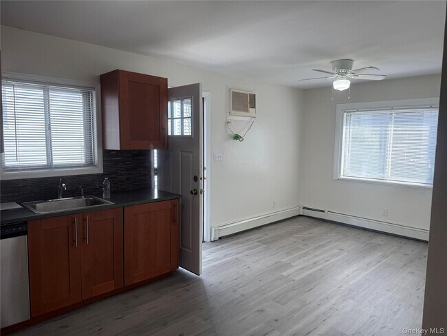 Building Photo - 55 Hickory Rd